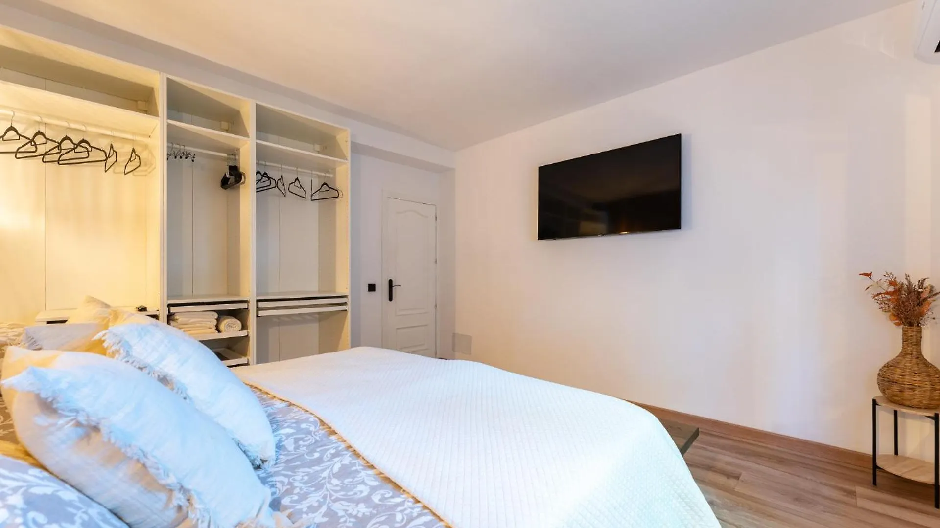 Malagasuite Poolside House Mijas Holiday home
